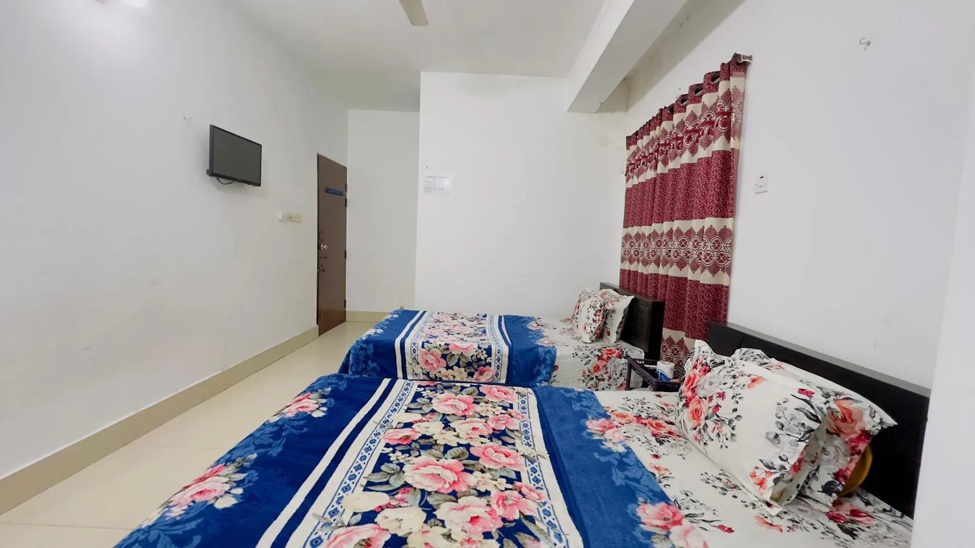 Mohammadia Restaurant & Guest House Near United Hospital Dhaka 2*,